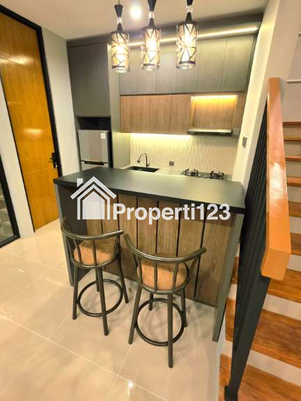 Rumah Mewah Full Furnished Dekat Stadion Maguwoharjo Yogyakarta - 6