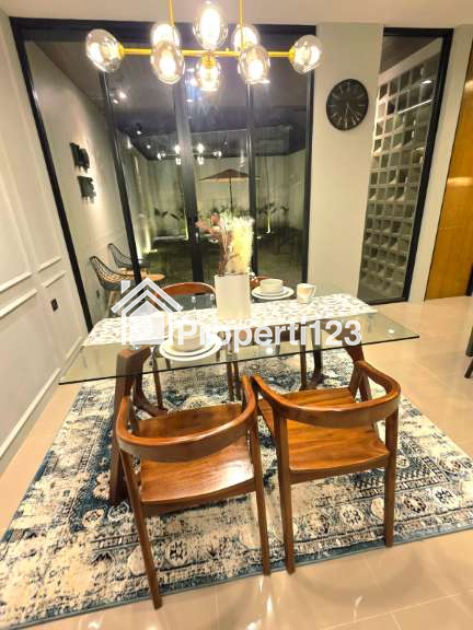 Rumah Mewah Full Furnished Dekat Stadion Maguwoharjo Yogyakarta - 9