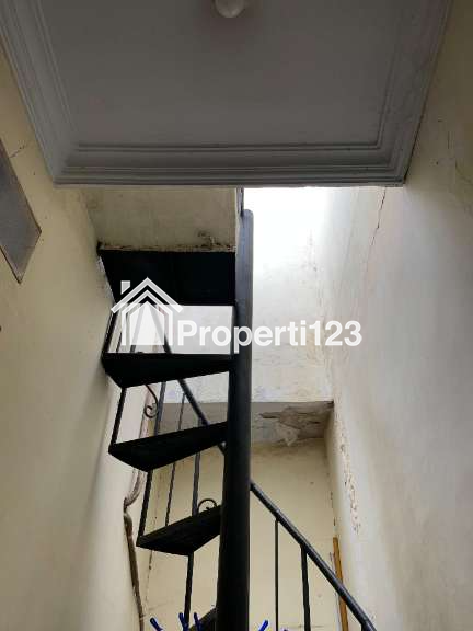 Dijual Cepat Rumah 2 Lantai Lokasi Kebon Jeruk, Jakarta Barat - 3