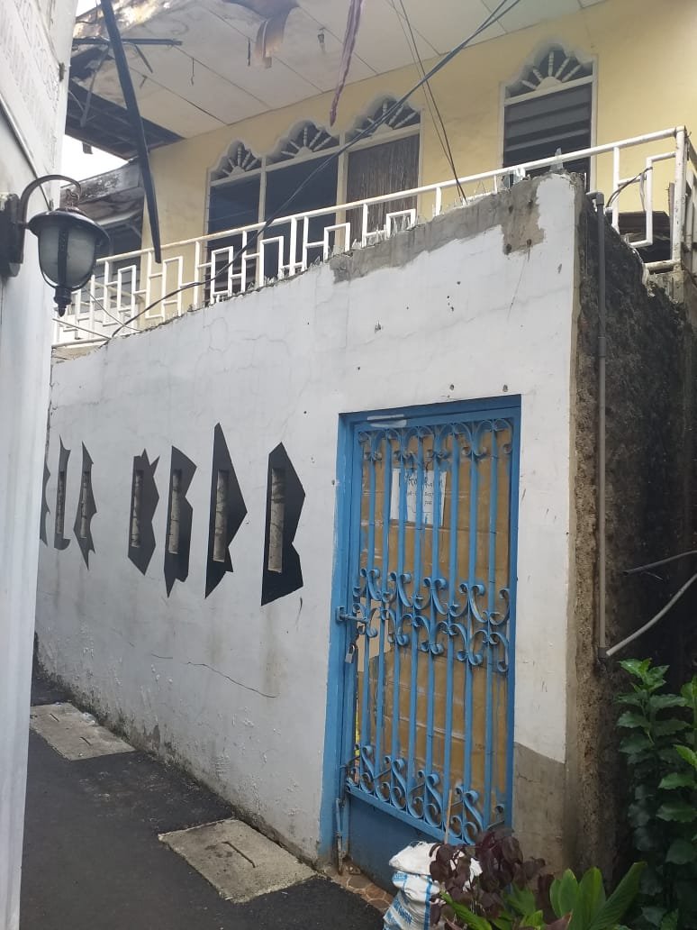 Dijual Rumah Sangat Murah Strategis Cocok untuk Usaha di Jakarta Barat perbatasan dgn Jakarta Pusat - 2