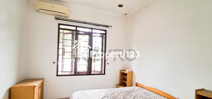 Jual Rumah Kawasan Batununggal Siap Huni - Terdapat Taman & Garasi - 1