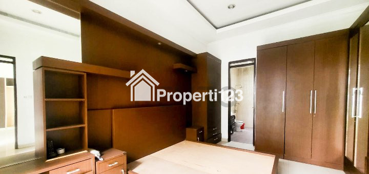 Jual Rumah Kawasan Batununggal Siap Huni - Terdapat Taman & Garasi - 5