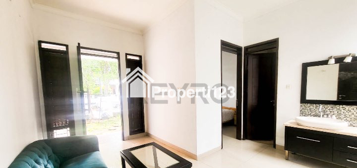 Jual Rumah Kawasan Batununggal Siap Huni - Terdapat Taman & Garasi - 7