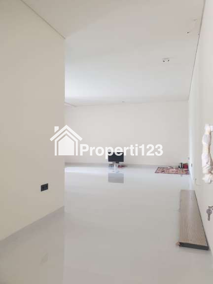 Rumah Mewah Modern Desain Siap Huni Eminent Vivacia Posisi Hook - 14