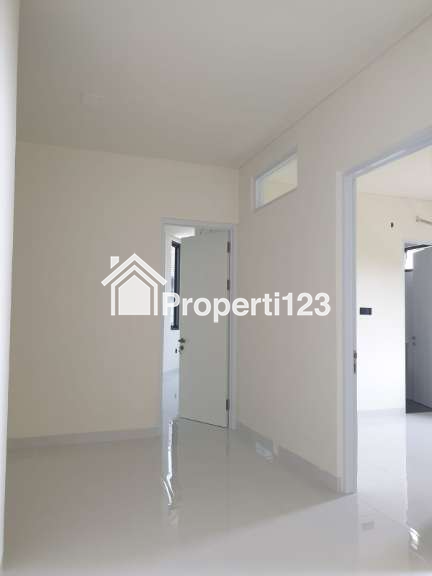 Rumah Mewah Modern Desain Siap Huni Eminent Vivacia Posisi Hook - 9