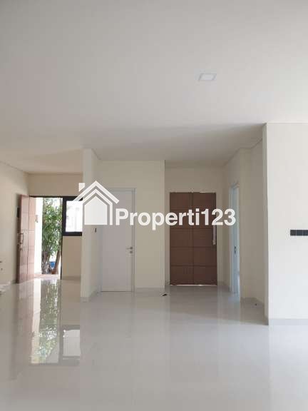 Rumah Mewah Modern Desain Siap Huni Eminent Vivacia Posisi Hook - 12