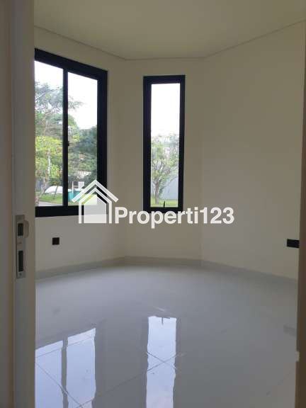 Rumah Mewah Modern Desain Siap Huni Eminent Vivacia Posisi Hook - 10