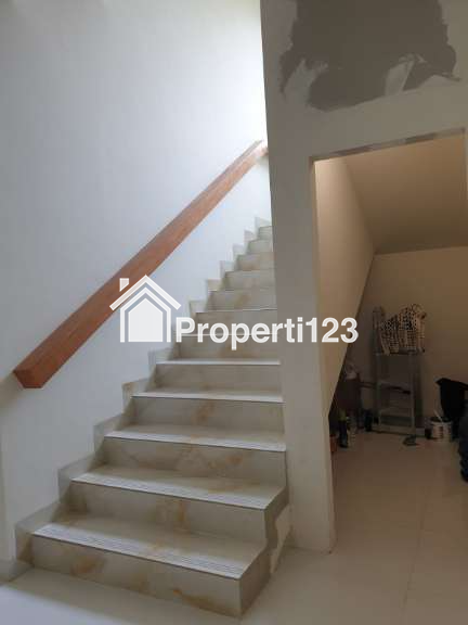 Rumah Mewah Modern Desain Siap Huni Eminent Vivacia Posisi Hook - 15