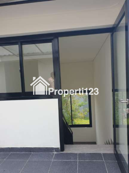 Rumah Mewah Modern Desain Siap Huni Eminent Vivacia Posisi Hook - 3