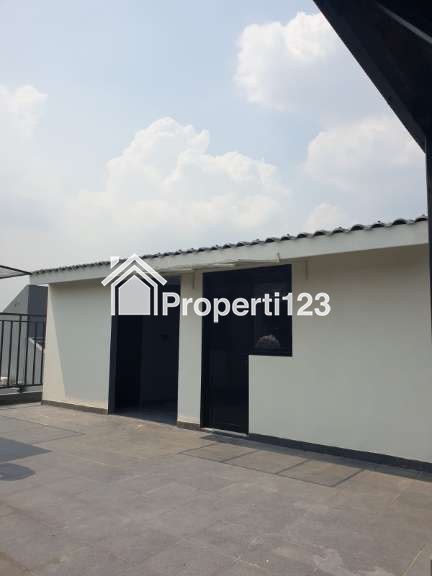 Rumah Mewah Modern Desain Siap Huni Eminent Vivacia Posisi Hook - 4