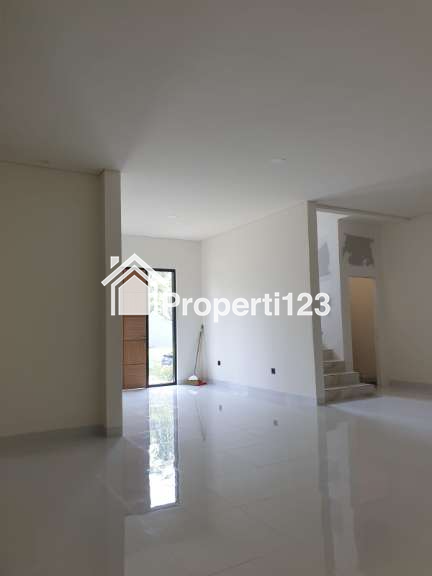 Rumah Mewah Modern Desain Siap Huni Eminent Vivacia Posisi Hook - 7