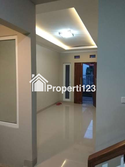 Rumah Tingkat Murah Di Perumnas 1 Bekasi WA  0823.1279.7387 - 2