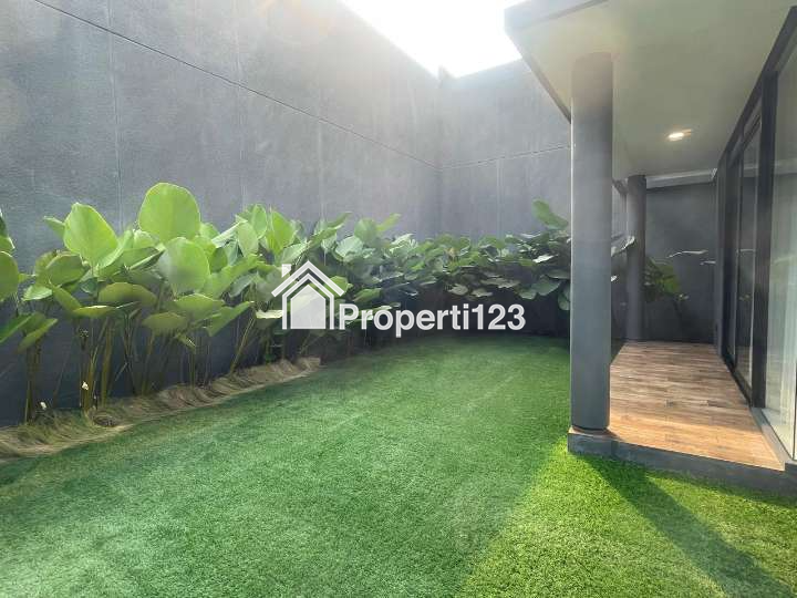 Bisa Nego! Rumah Fully furnished di Kota Baru Parahyangan - 3