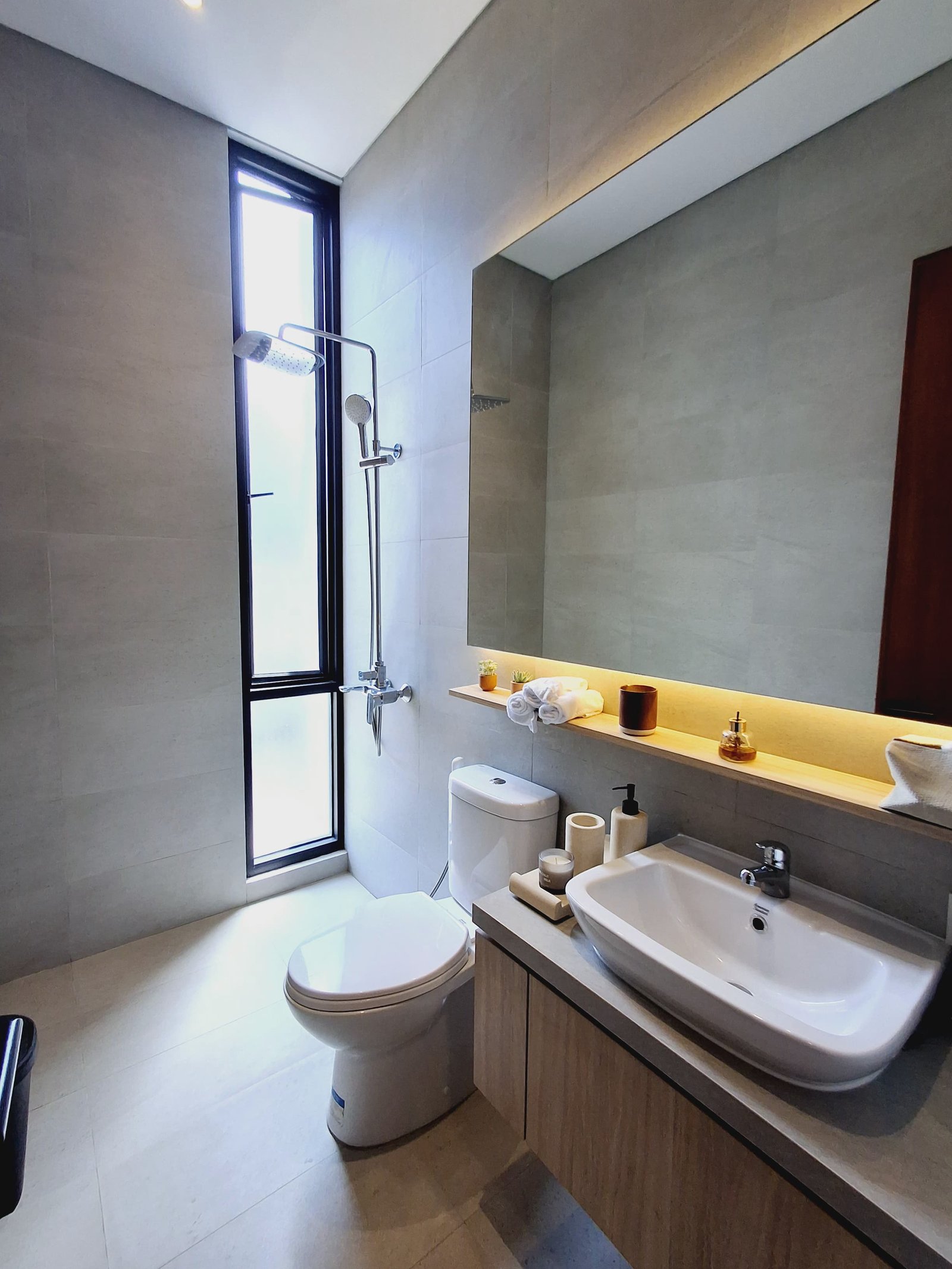 Rumah Megah Dalam Perumahan elit Belakang Transhome Type 130/126m2 Harga 2.385 Miliar Siap KPR - 3