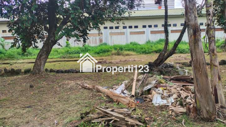 JUAL RUMAH + TANAH TENGAH KOTA CARUBAN - MADIUN, - 3