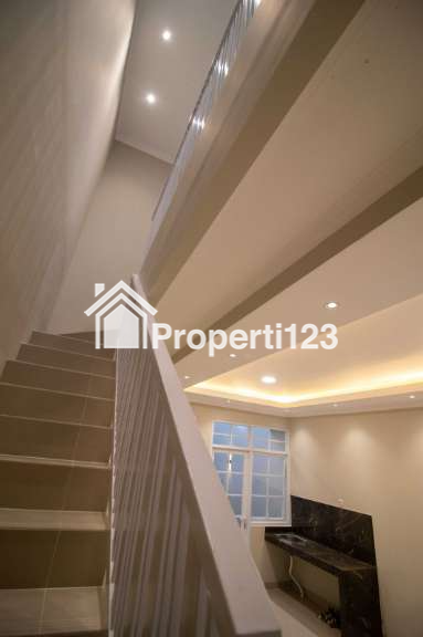 Rumah 2 Lantai Siap Huni di Arcamanik, Bandung - 2