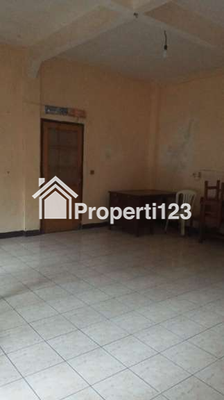 KOST 23 KAMAR PENUH TERISI DEKAT PERKANTORAN, SEKOLAH DAN PERTOKOAN DI SAYAP JL. JAKARTA BANDUNG HARGA DI BAWAH NJOP - 2