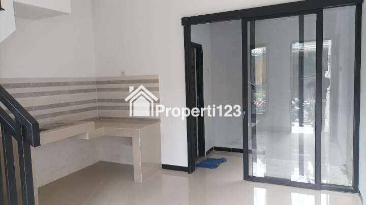 RUMAH MURAH BARU GRESS MINIMALIS MODERN SIAP HUNI Di Perumahan Gununganyar Emas Surabaya - 3