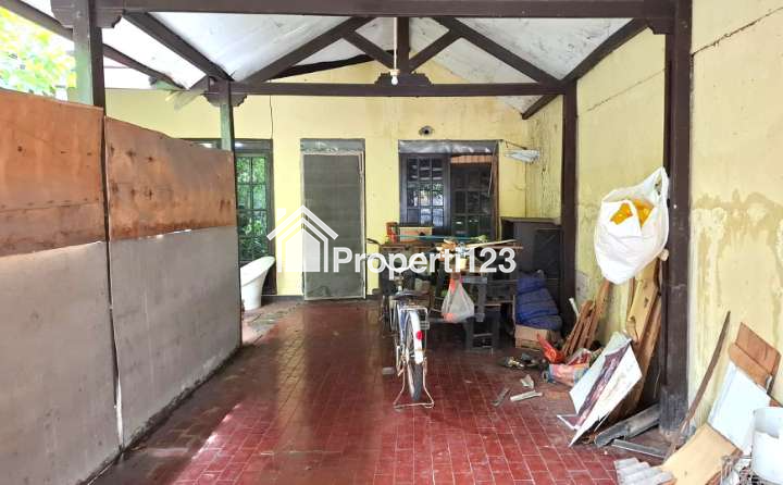 Rumah Tua Hitung Tanah Perumahan Pulo Gebang Permai Jakarta Timur - 2