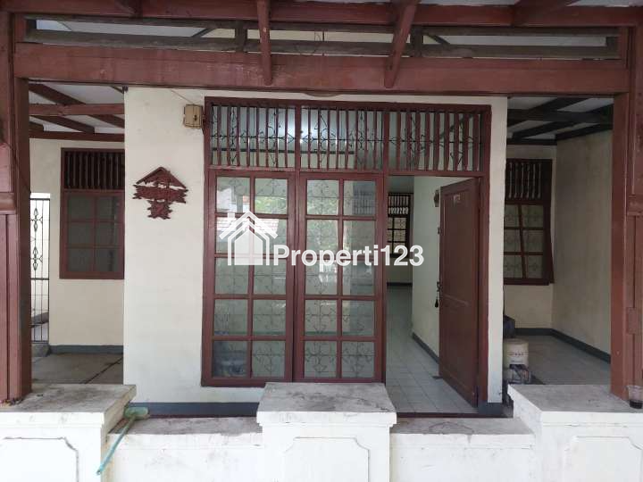 Dijual rumah lokasi Jl. Sriwijaya Raya no 7 perum 3 Karawaci Tangerang - 4