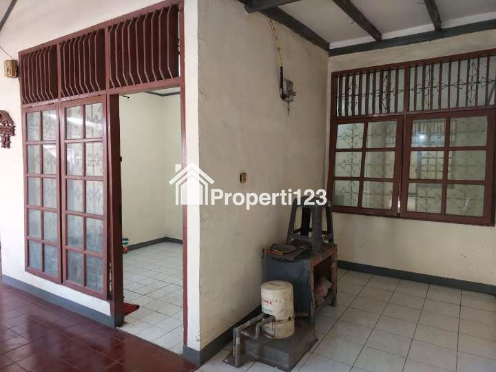 Dijual rumah lokasi Jl. Sriwijaya Raya no 7 perum 3 Karawaci Tangerang - 5