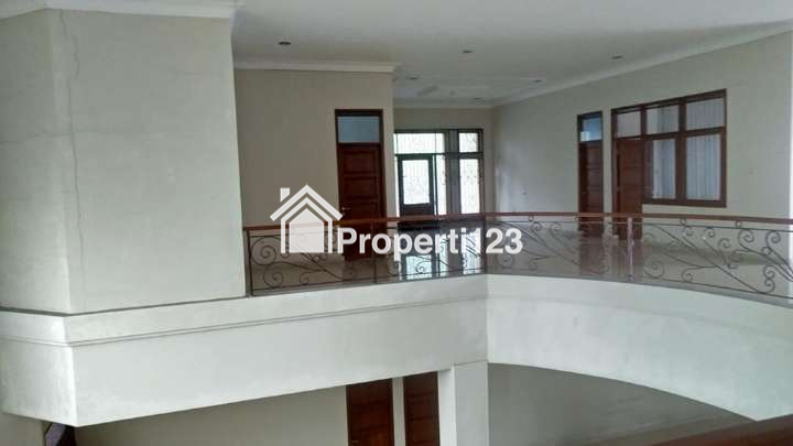 RUMAH MEWAH TANAH LUAS SUPER MURAH VIEW TAMAN DI SAYAP Jl. SUPRATMAN BANDUNG - 8