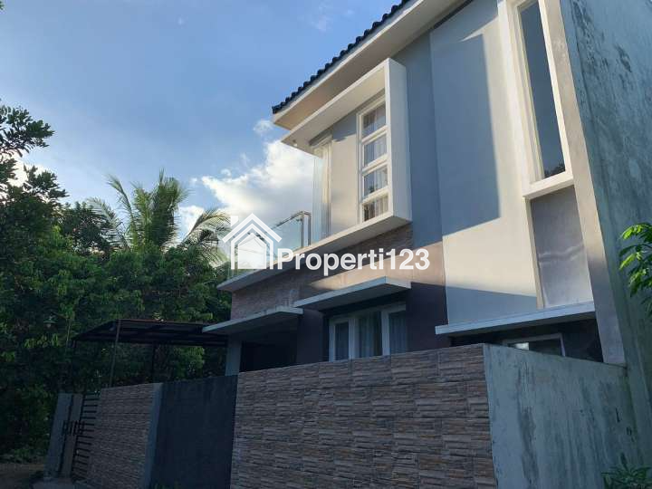 Dijual Rumah Cantik 2 lantai lokasi strategis dekat SCH, JCM dan Komplek Pemda Sleman - 2