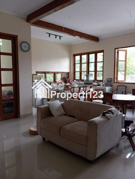 Rumah Cantik Siap Huni Lokasi Strategis 600 meter jalan raya - 8