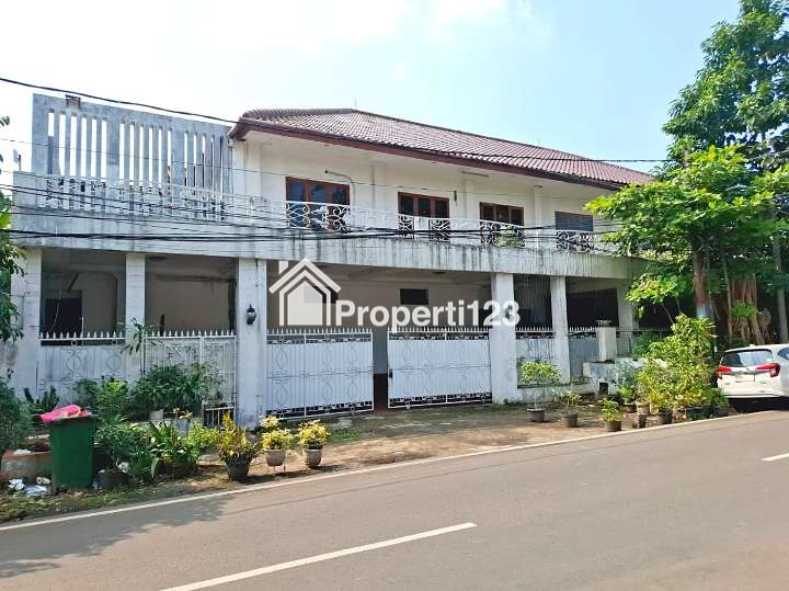 Rumah Luas Gudang Peluru Raya Kebon Baru Tebet Jakarta Selatan - 1