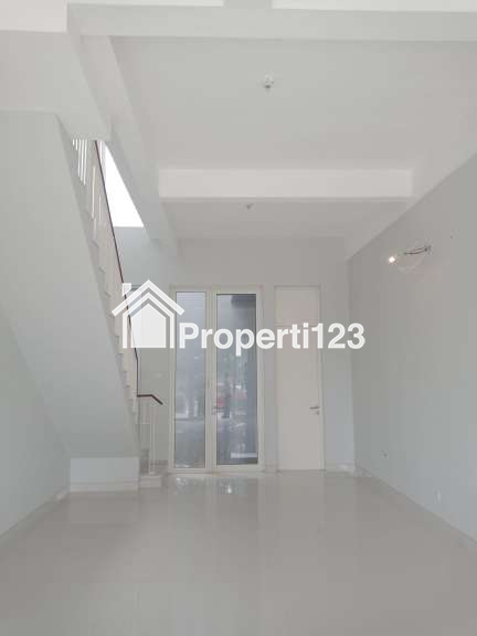 Disewakan Ruko GRAND PAKUWON VICTORIO 2 Lantai ,Surabaya Barat - 4