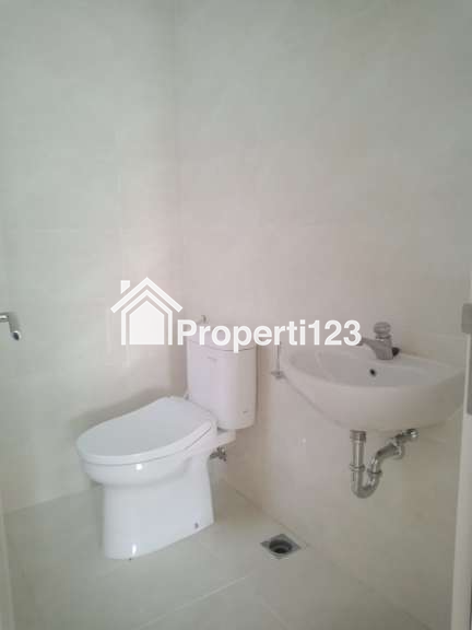 Disewakan Ruko GRAND PAKUWON VICTORIO 2 Lantai ,Surabaya Barat - 3