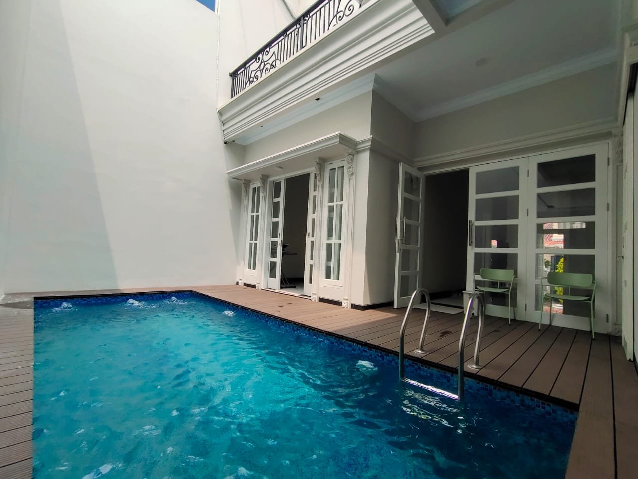 Dijual Rumah Dengan Kolam Renang di Komplek Kav DKI Jagakarsa Jakarta Selatan - 4