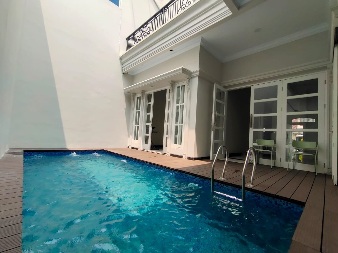 Dijual Rumah Dengan Kolam Renang di Komplek Kav DKI Jagakarsa Jakarta Selatan - 5