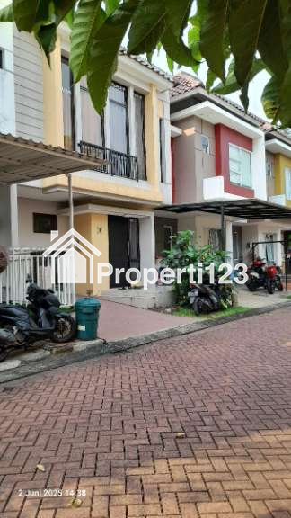 Dijual rumah 2lt cluster Malibu Village Gading Serpong Tangerang - 1