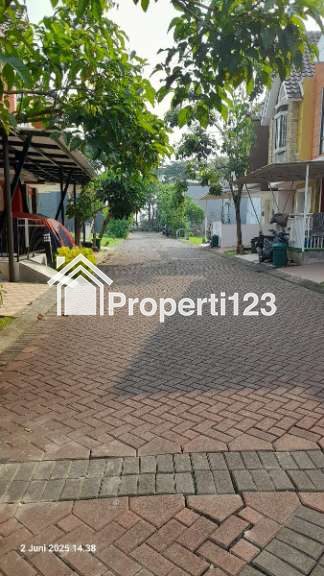 Dijual rumah 2lt cluster Malibu Village Gading Serpong Tangerang - 2