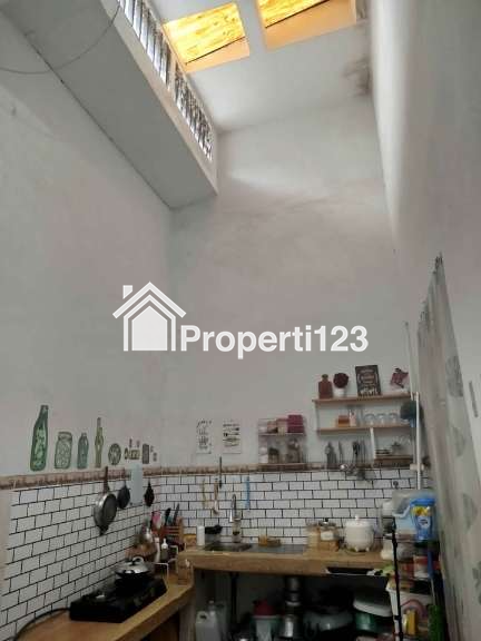 Dijual Rumah Siap Huni Lokasi Strategis di Simo Margorejo Petemon Surabaya - 2