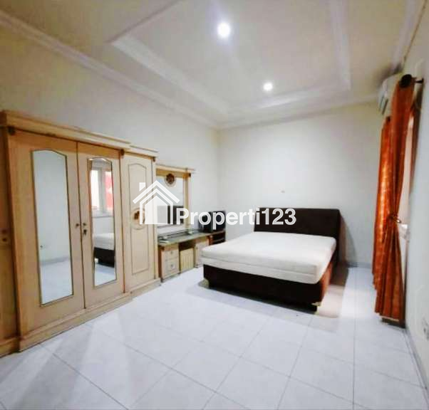 Dijual / Disewakan Rumah Full Renovasi Lokasi Tenggilis Surabaya - 2