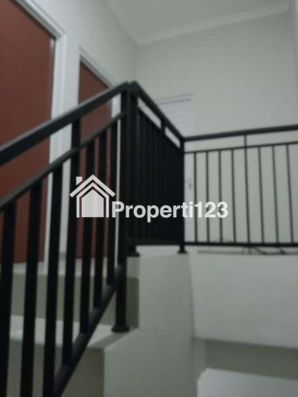 Rumah baru lokasi strategis di tengah kota - 3