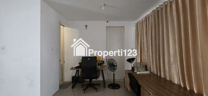 Dijual cepat Rumah Semi Furnish di Perumahan Royal Residence Wiyung Surabaya - 3