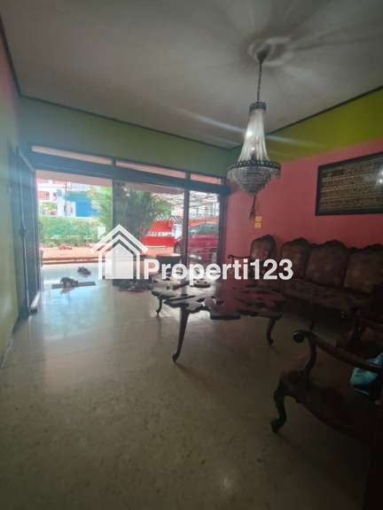 Rumah 2 Lantai Lokasi Premium  Area S Parman Jakarta Barat - 5