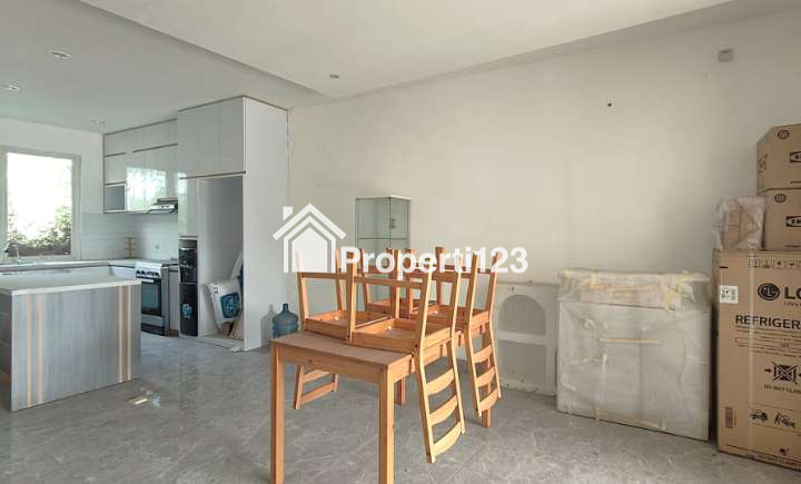 Rumah View Langsung Ke Danau Cluster Lavesh Harapan Indah Bekasi - 2