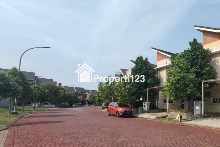 Rumah View Langsung Ke Danau Cluster Lavesh Harapan Indah Bekasi - 1