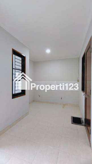 Rumah siap huni lokasi strategis di Delatinos BSD - 5