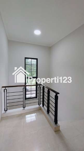 Rumah siap huni lokasi strategis di Delatinos BSD - 8