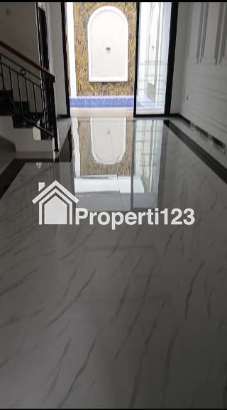 Rumah mewah American Classic 3 lantai di Mampang Indah 2 Depok - 2