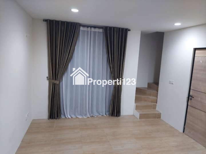 JUAL / OVER KREDIT RUMAH AREA KARAWACI DEKAT PINTU TOL - 2