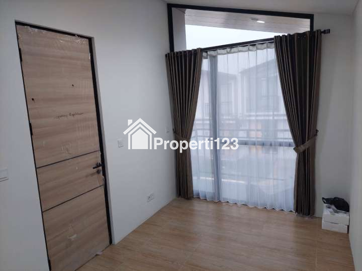 JUAL / OVER KREDIT RUMAH AREA KARAWACI DEKAT PINTU TOL - 5