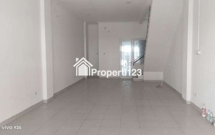 Ruko Murah Rapi Pinggir Jalan Raya Grand Galaxy City Bekasi Selatan - 2
