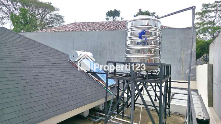 Rumah Baru Mewah Taman Tirta Golf BSD Kota Tangerang Selatan - 14
