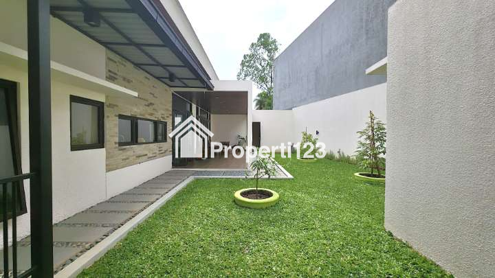 Rumah Baru Mewah Taman Tirta Golf BSD Kota Tangerang Selatan - 15